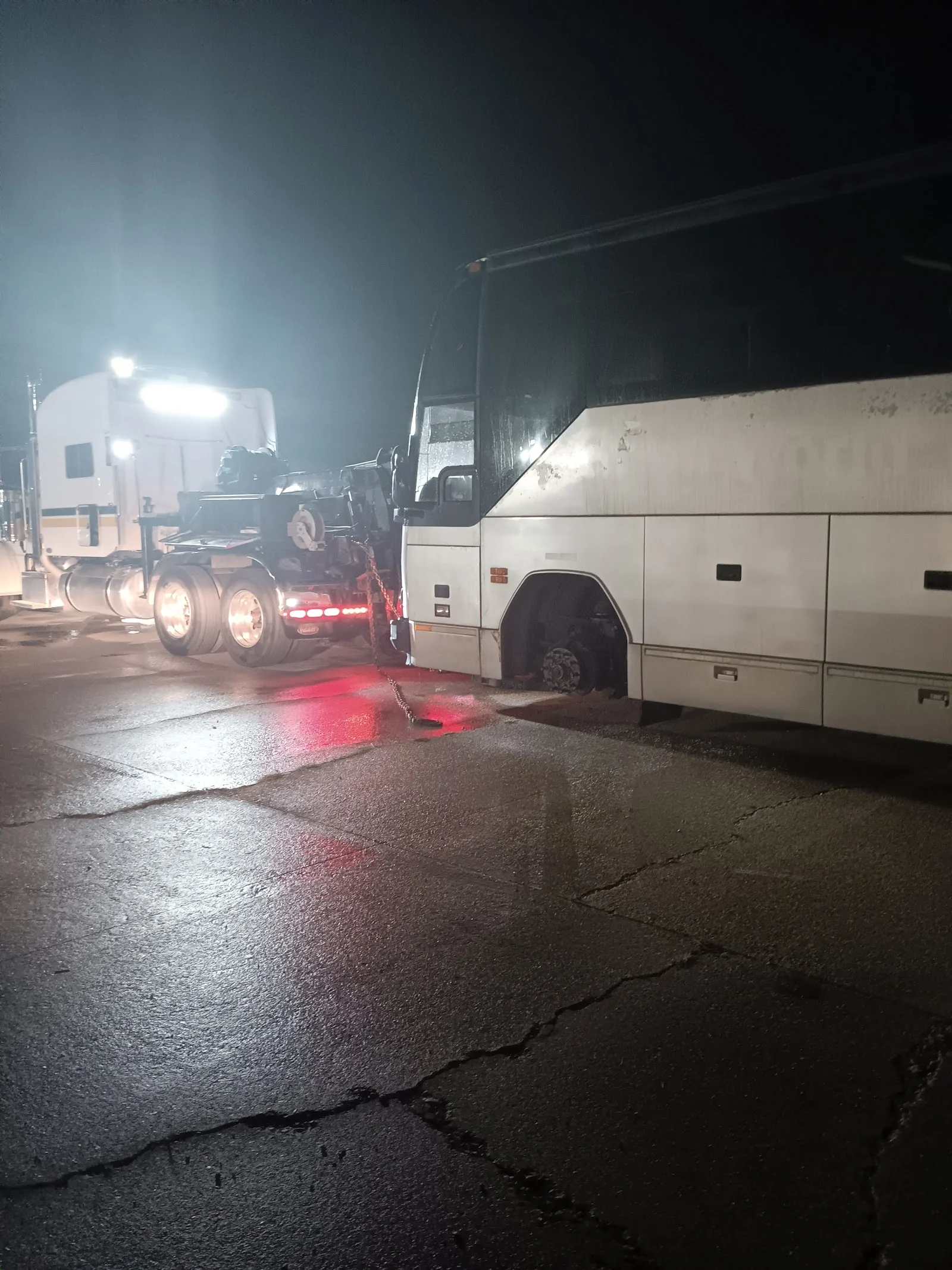 Late-night roadside repair by Mobile Mechanic Solutions